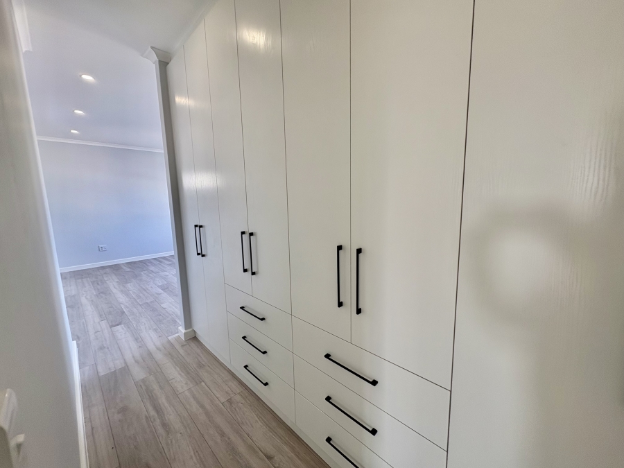 4 Bedroom Property for Sale in Sandown Western Cape